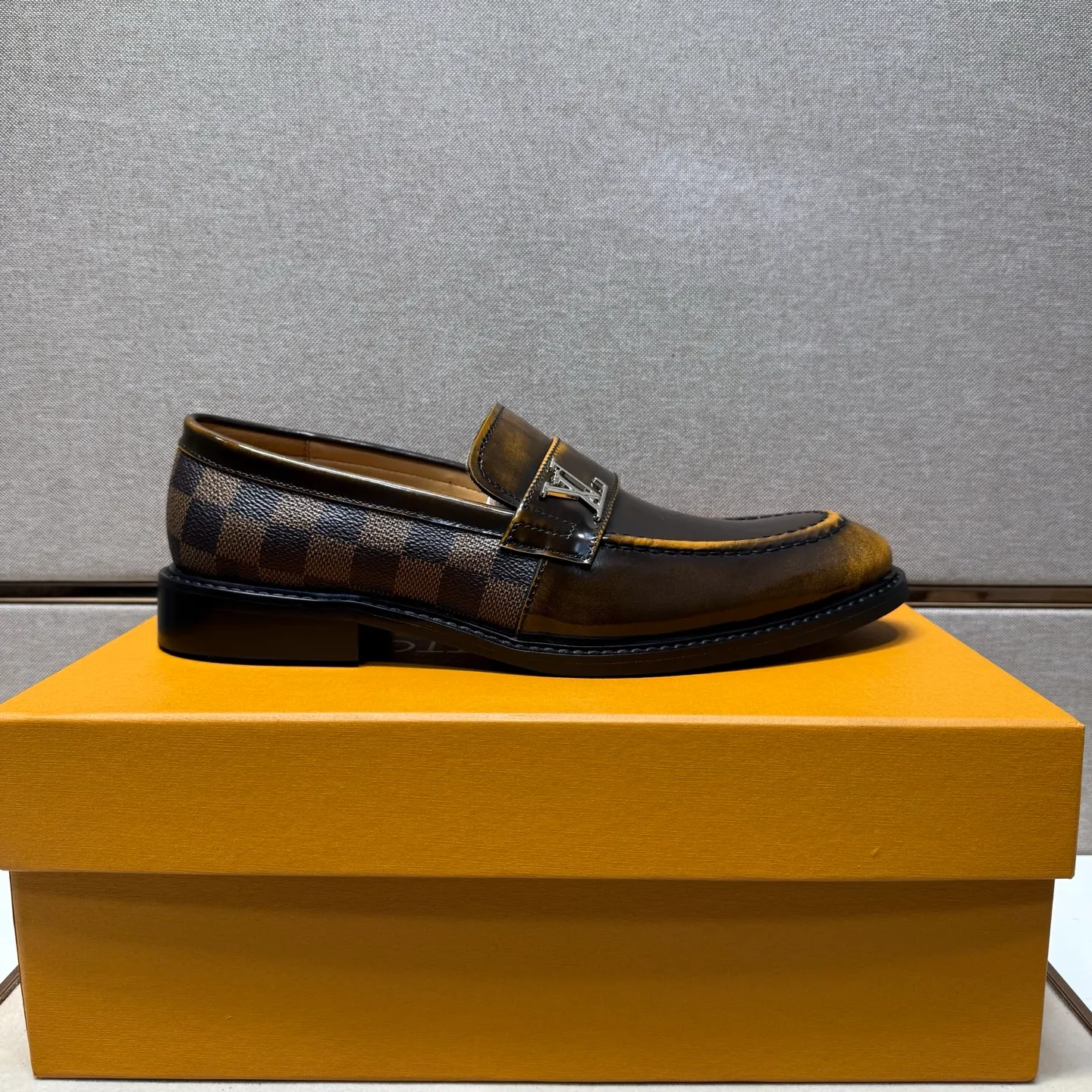 Men's men's shoes 💰pp462【LV～】Men's casual leather shoes 2025z cabinet sales simultaneously 🔶Size: 39-44#️⃣ 🔷2 colors🔜The upper is made of multi-material splicing➕Cow leather lining, comfortable and breathable, sole: original comfortable and wear-resistant outsole, ⚠️real thing📱photographed🎬real thing is better📢📢📢